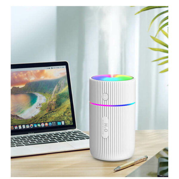 car aroma diffuser white in the room